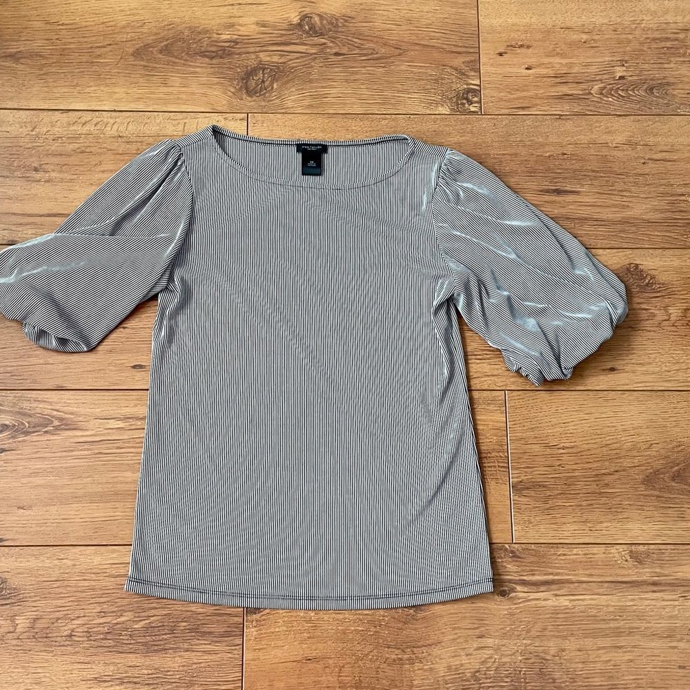 Puff sleeve blacks tripe’s top -XS